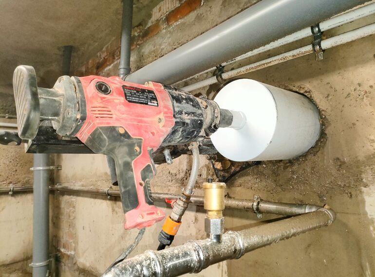 Алмазное бурение отверстий от 10 000 руб.