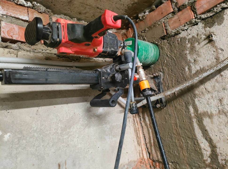 Алмазное бурение отверстий от 10 000 руб. - 1